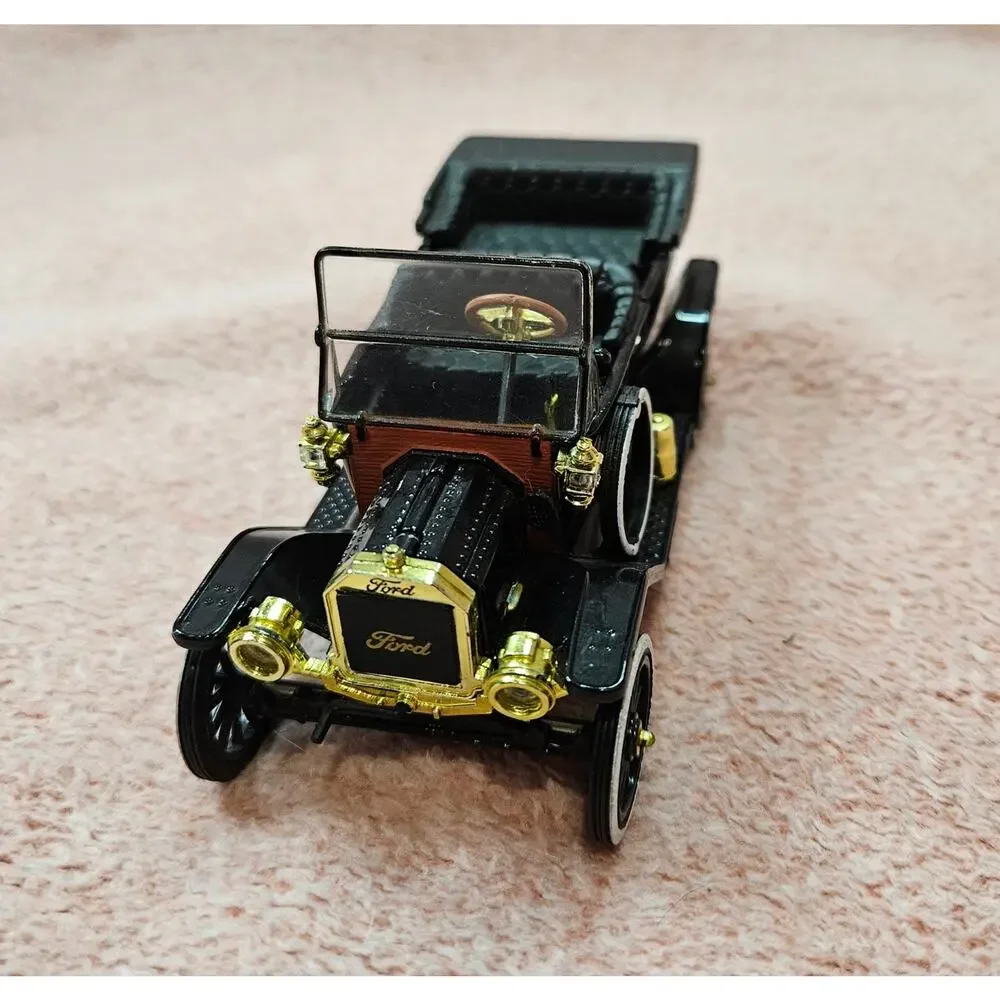 National Motor Museum Mint 1910 Ford Model T Diecast Car